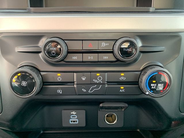 2025 Ford F-350 Super Duty Chassis Cab XL - Photo 20