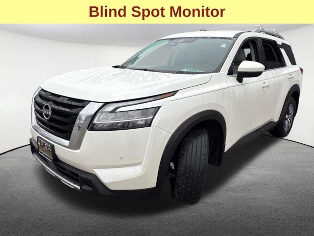 Used 2024 Nissan Pathfinder SL SUV