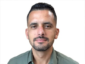 Staff member Roberto Ferraz from 89c08d7b61db