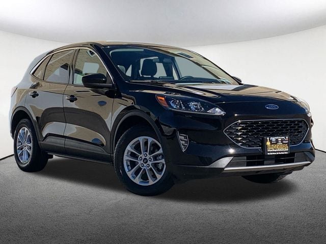 Used 2020 Ford Escape SE with VIN 1FMCU9G62LUC30891 for sale in Mendon, MA