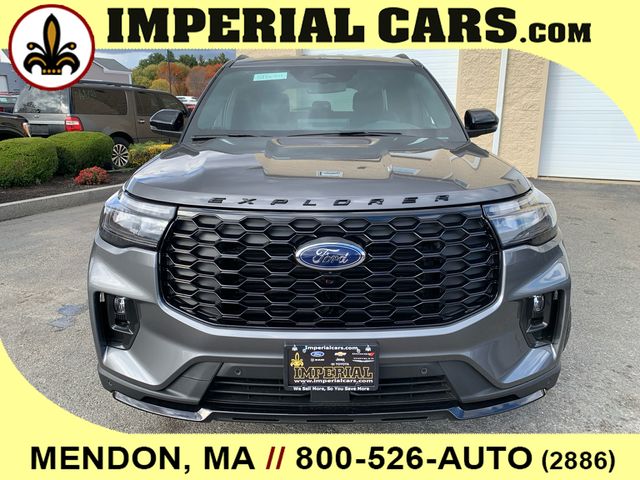 2026 Ford Explorer ST-Line photo 2