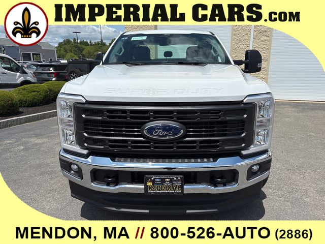 2025 Ford F-250 XLT photo 3