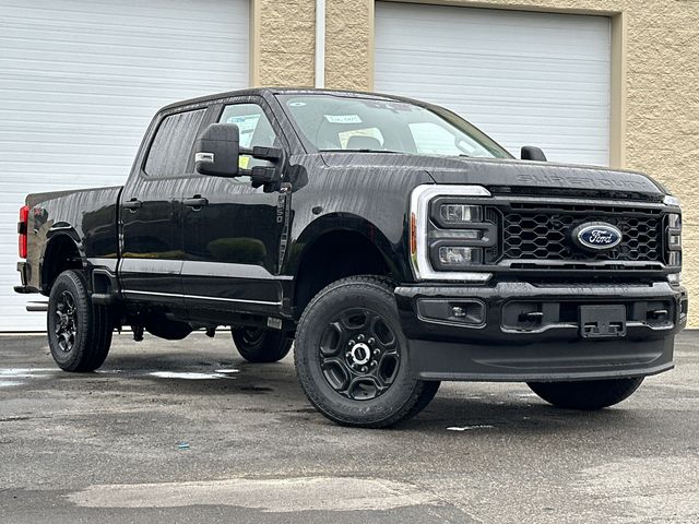 2026 Ford F-350 Super Duty XL's photo