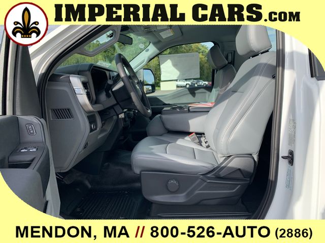 2025 Ford F-350 Super Duty Chassis Cab XL - Photo 25