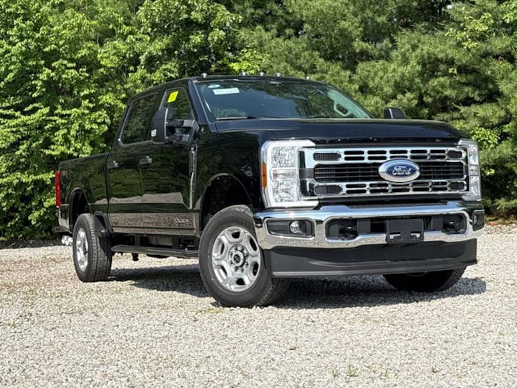New 2026 Ford F-250 XLT Truck Crew Cab