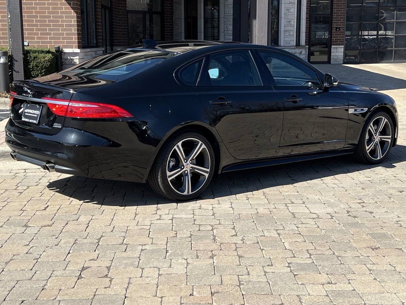 Used 2018 Jaguar XF R-Sport with VIN SAJBL4FXXJCY55267 for sale in Lake Bluff, IL