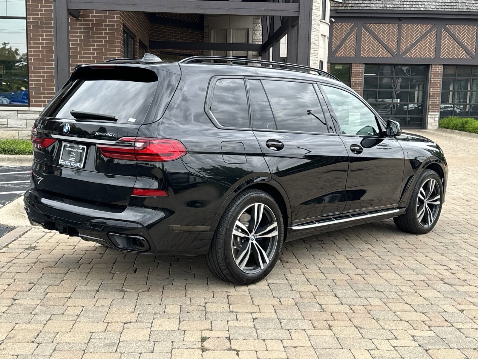 Used 2021 BMW X7 40i with VIN 5UXCW2C05M9F71439 for sale in Lake Bluff, IL