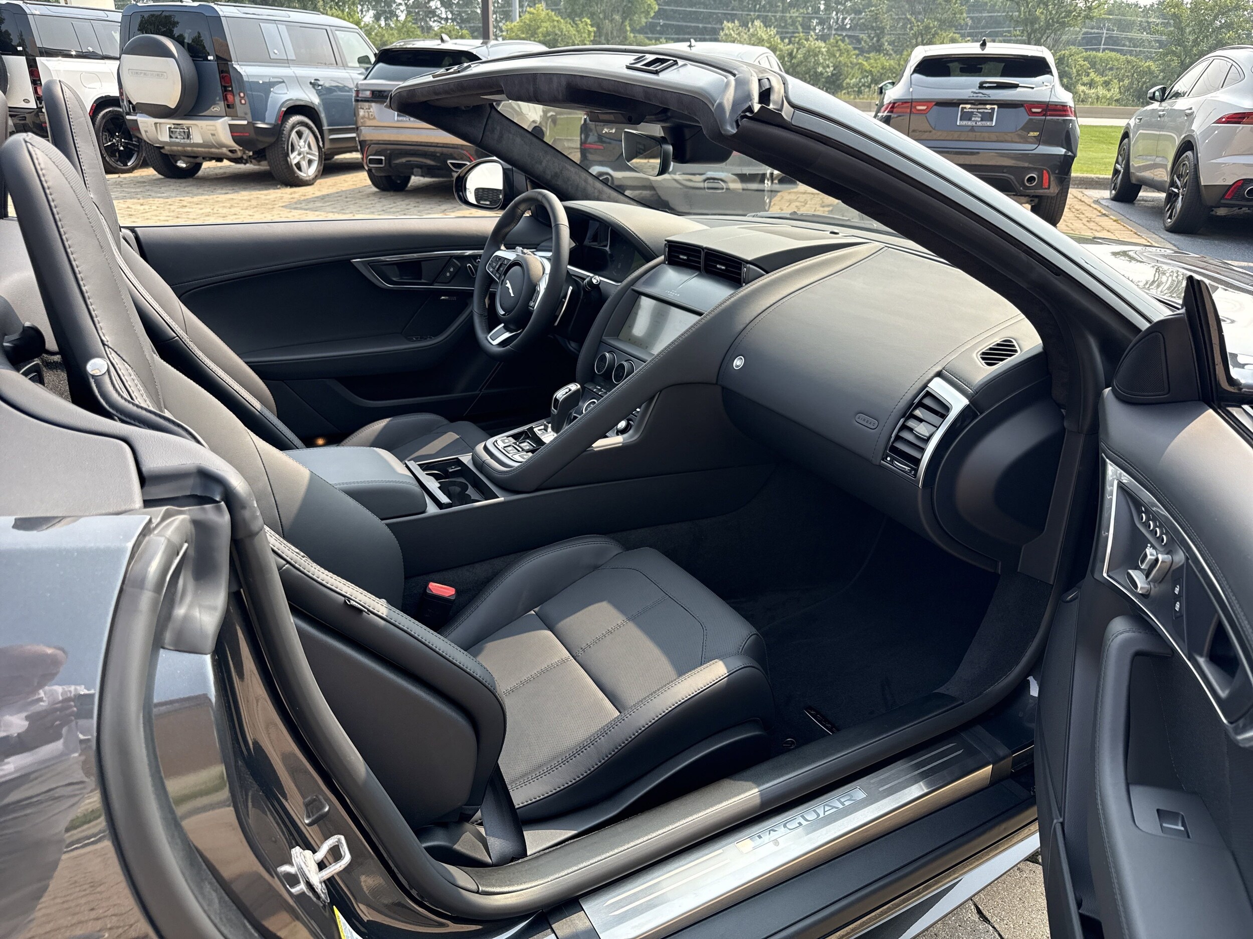 2024 Jaguar F-TYPE P450 R-Dynamic photo 3