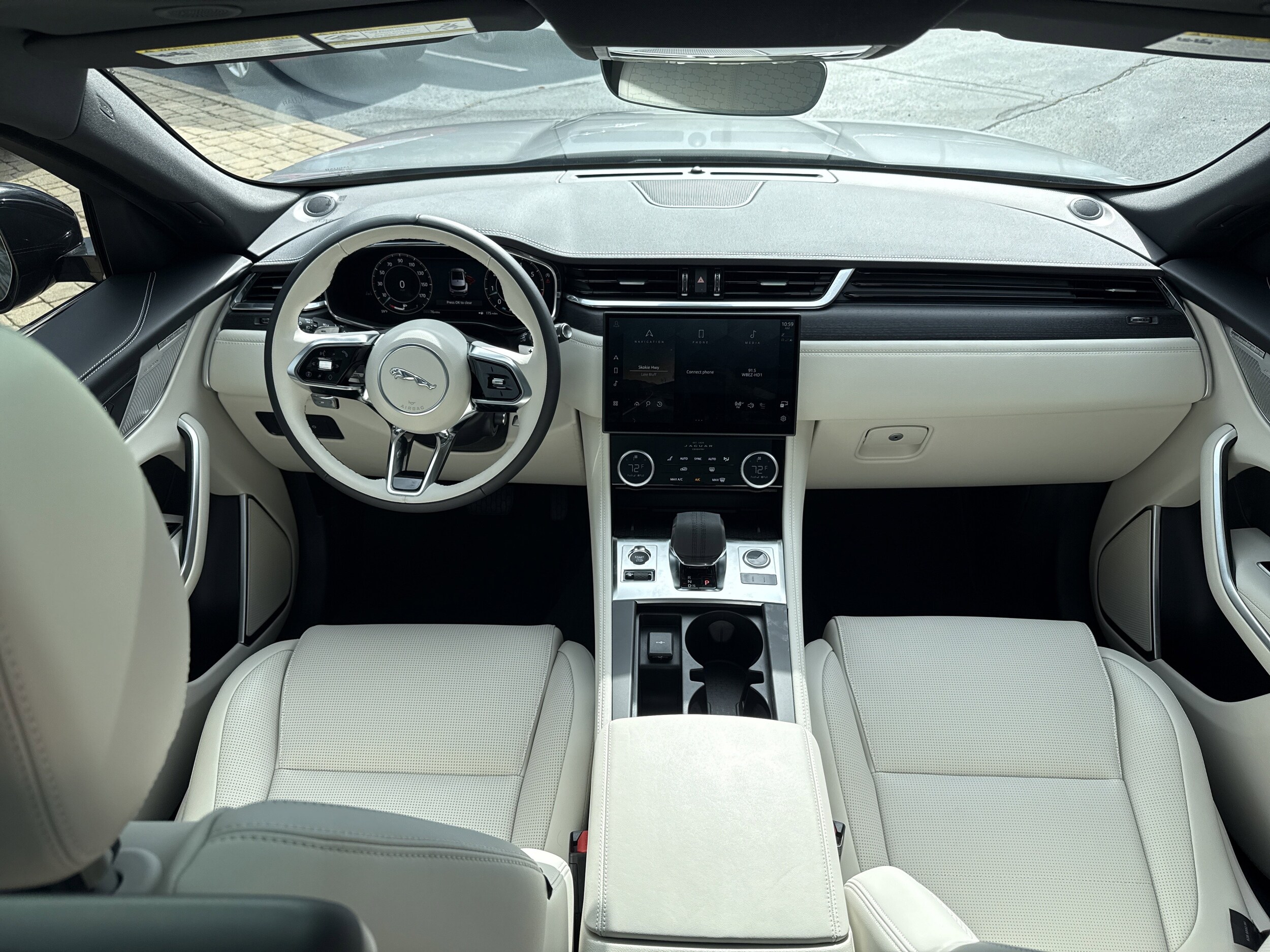 2025 Jaguar F-PACE P400 R-Dynamic S photo 3