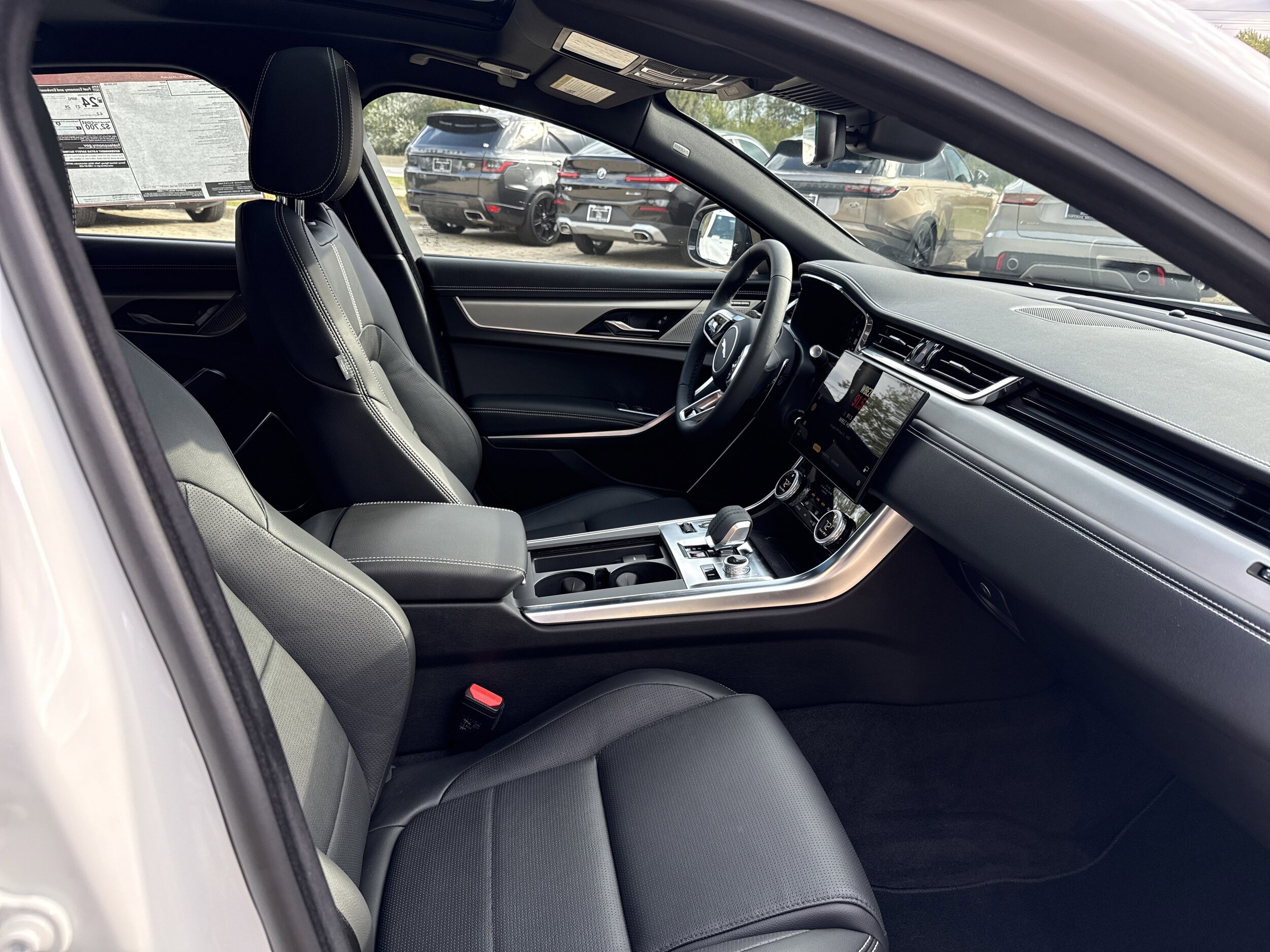 2024 Jaguar XF P300 R-Dynamic SE AWD photo 3