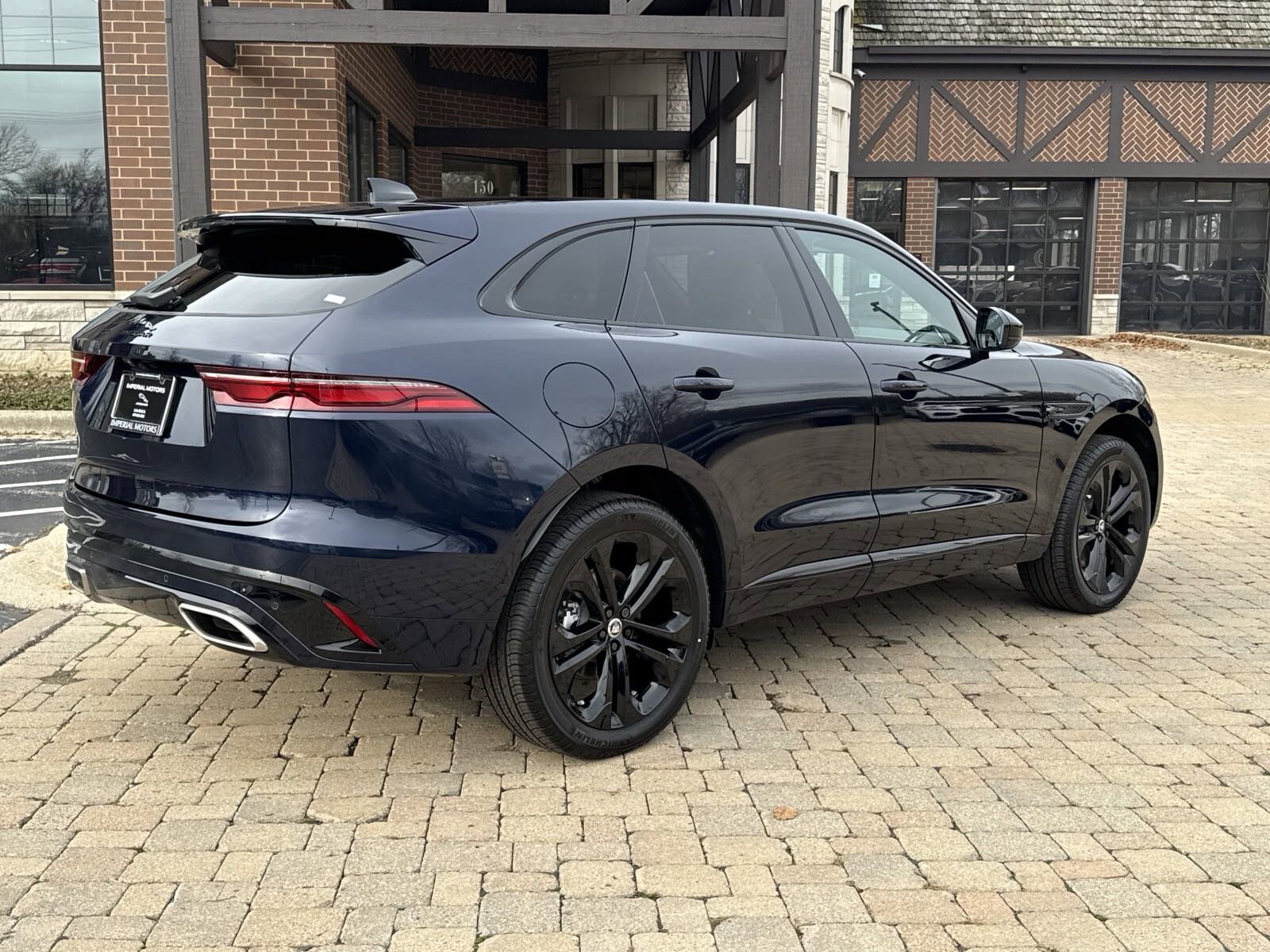2025 Jaguar F-PACE P400 R-Dynamic S photo 2