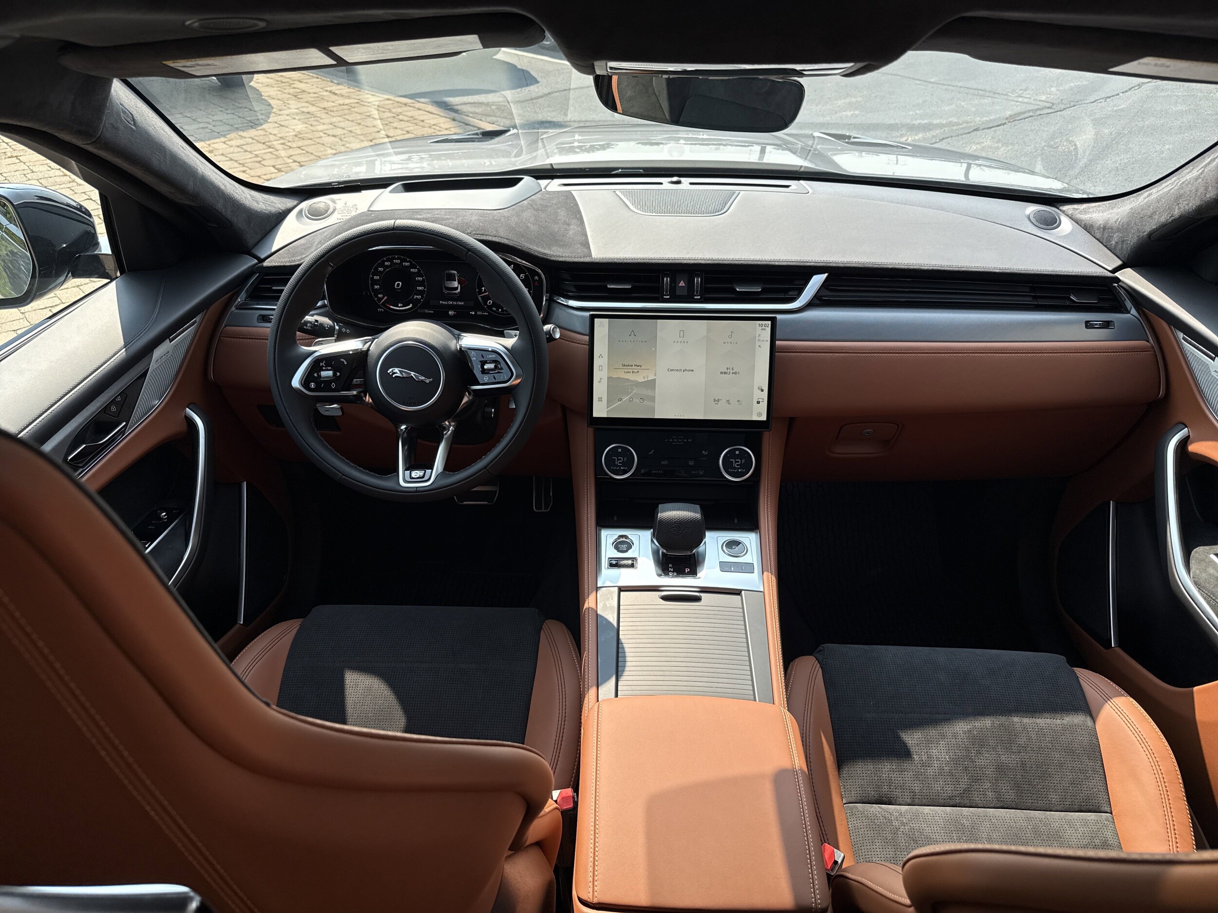 2026 Jaguar F-PACE SVR photo 3