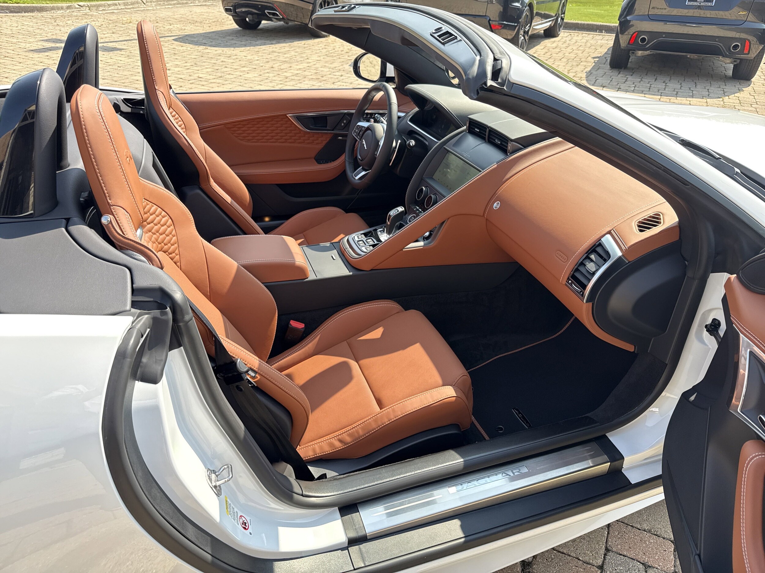 2024 Jaguar F-TYPE P450 R-Dynamic photo 3