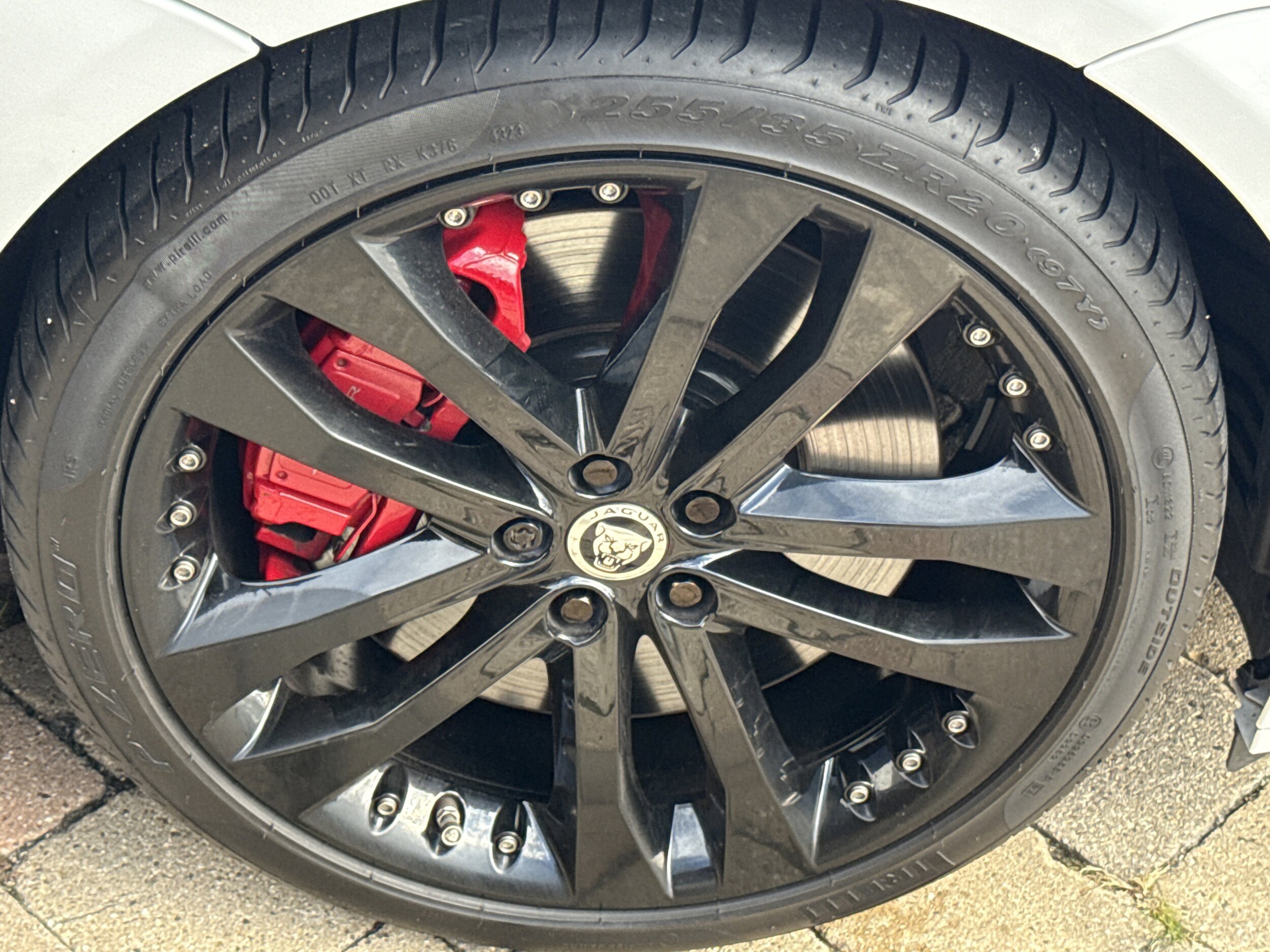 2024 Jaguar F-TYPE P450 R-Dynamic photo 4