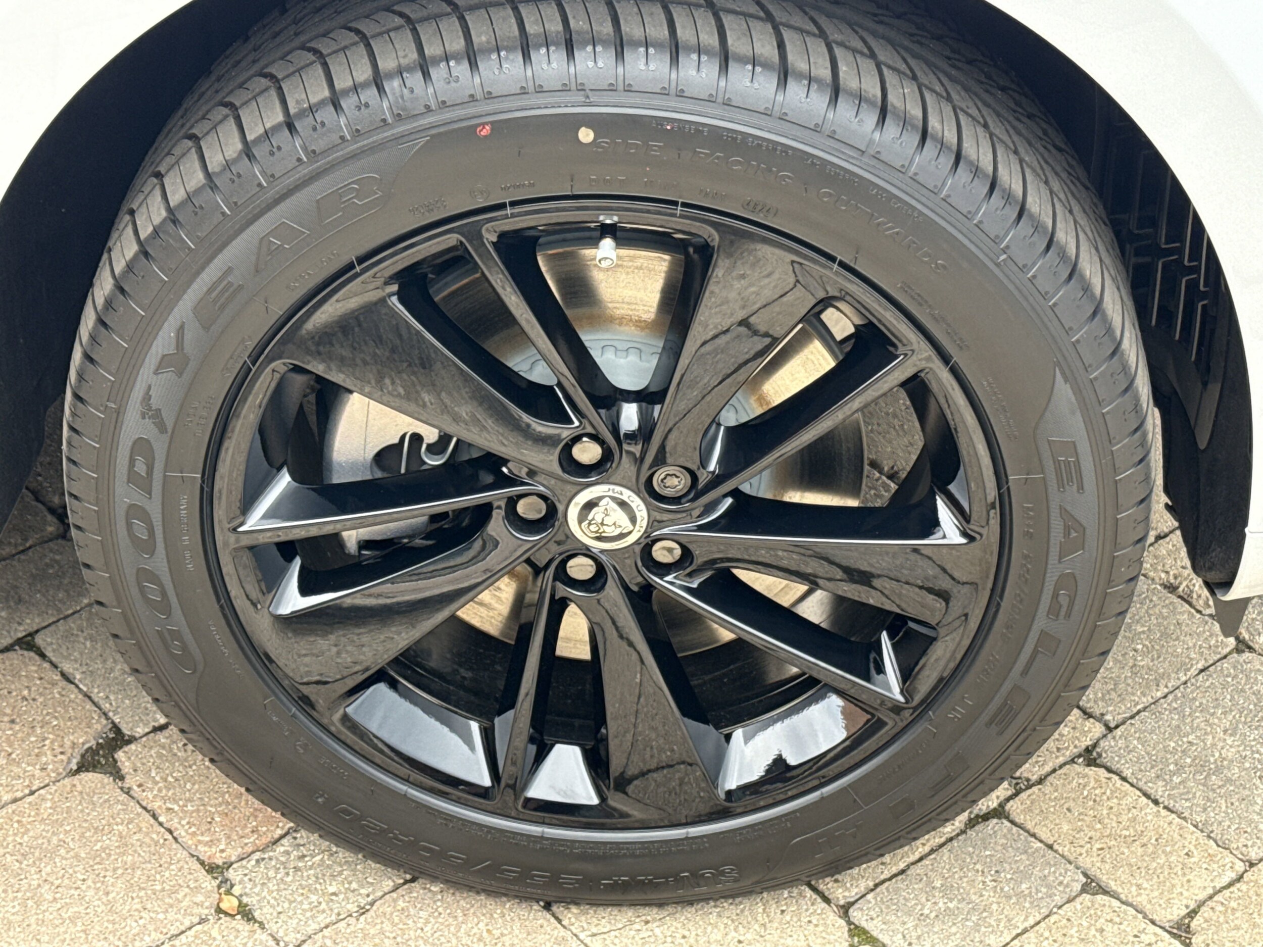 2026 Jaguar F-PACE P250 R-Dynamic S photo 4