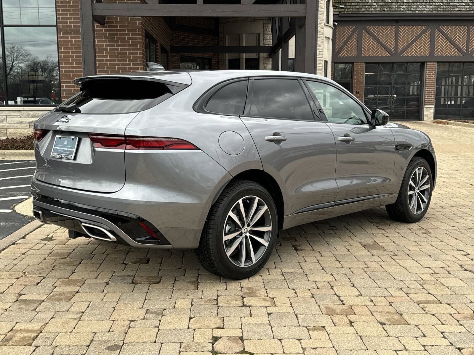 2024 Jaguar F-PACE P400 R-Dynamic S photo 2