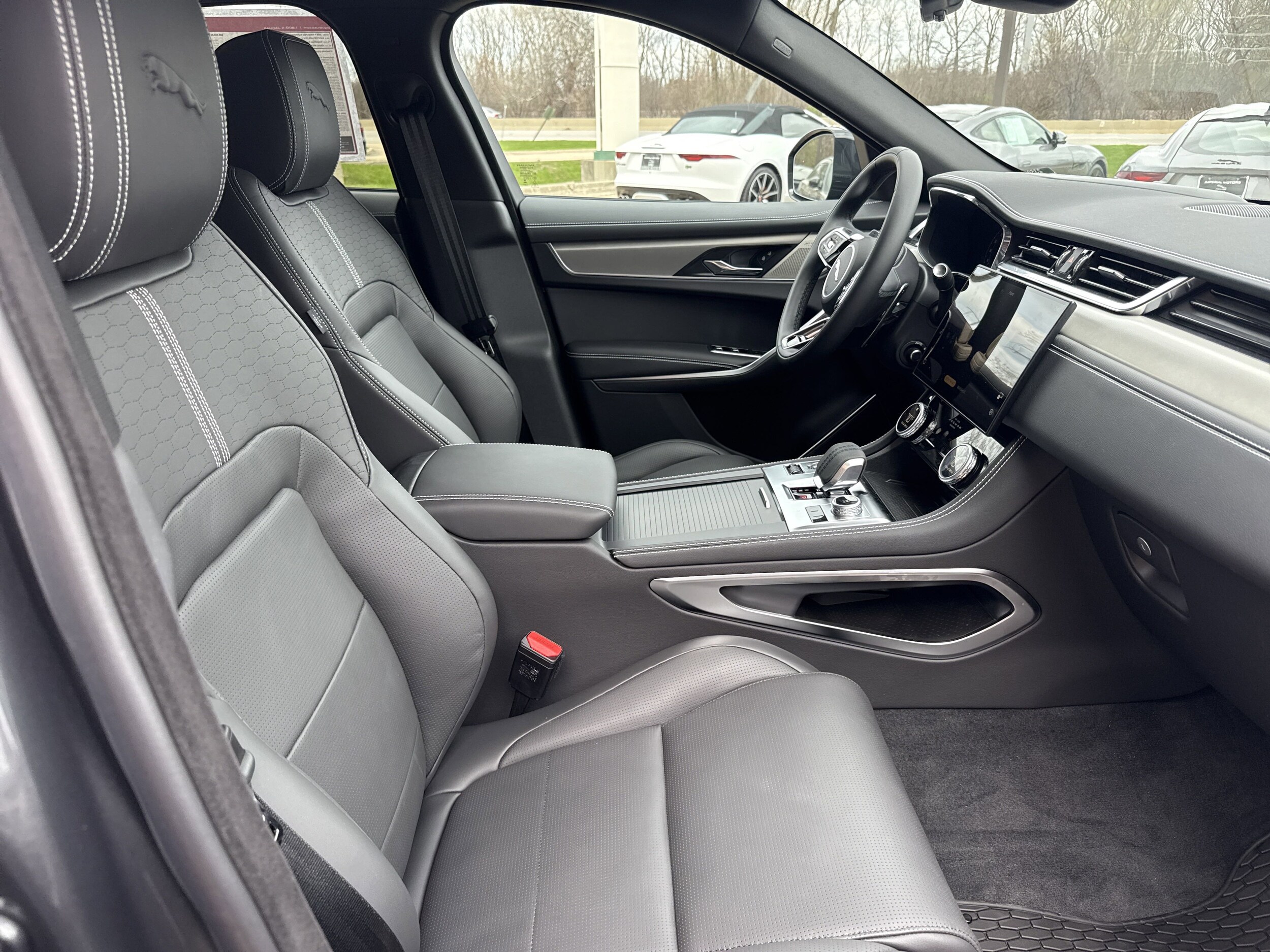 2026 Jaguar F-PACE P400 R-Dynamic S photo 3
