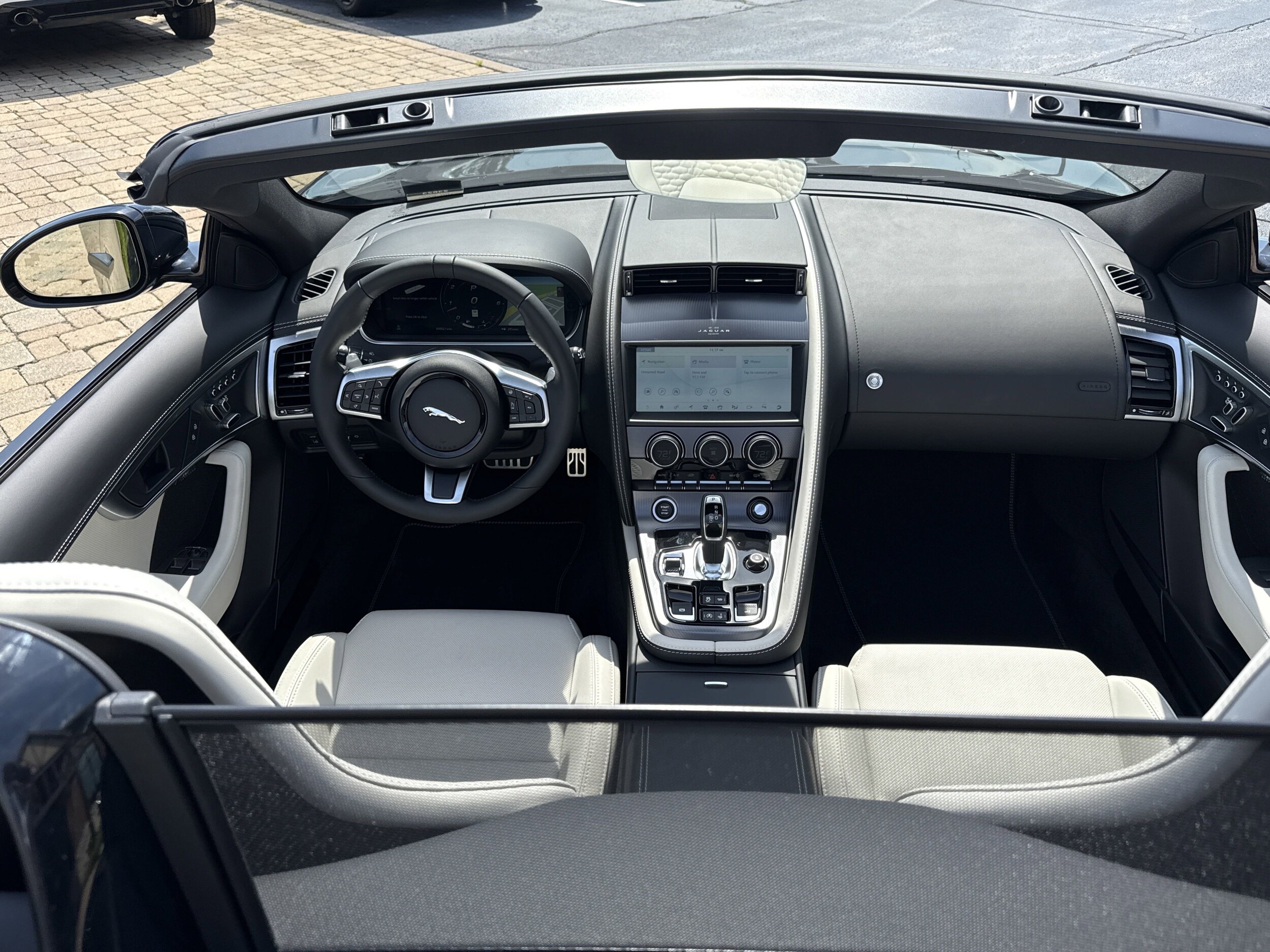 2024 Jaguar F-TYPE P450 R-Dynamic photo 4
