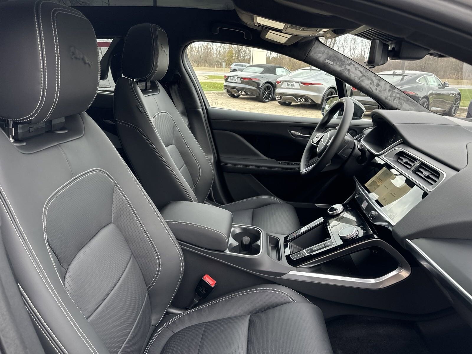 2024 Jaguar I-PACE EV400 HSE photo 3