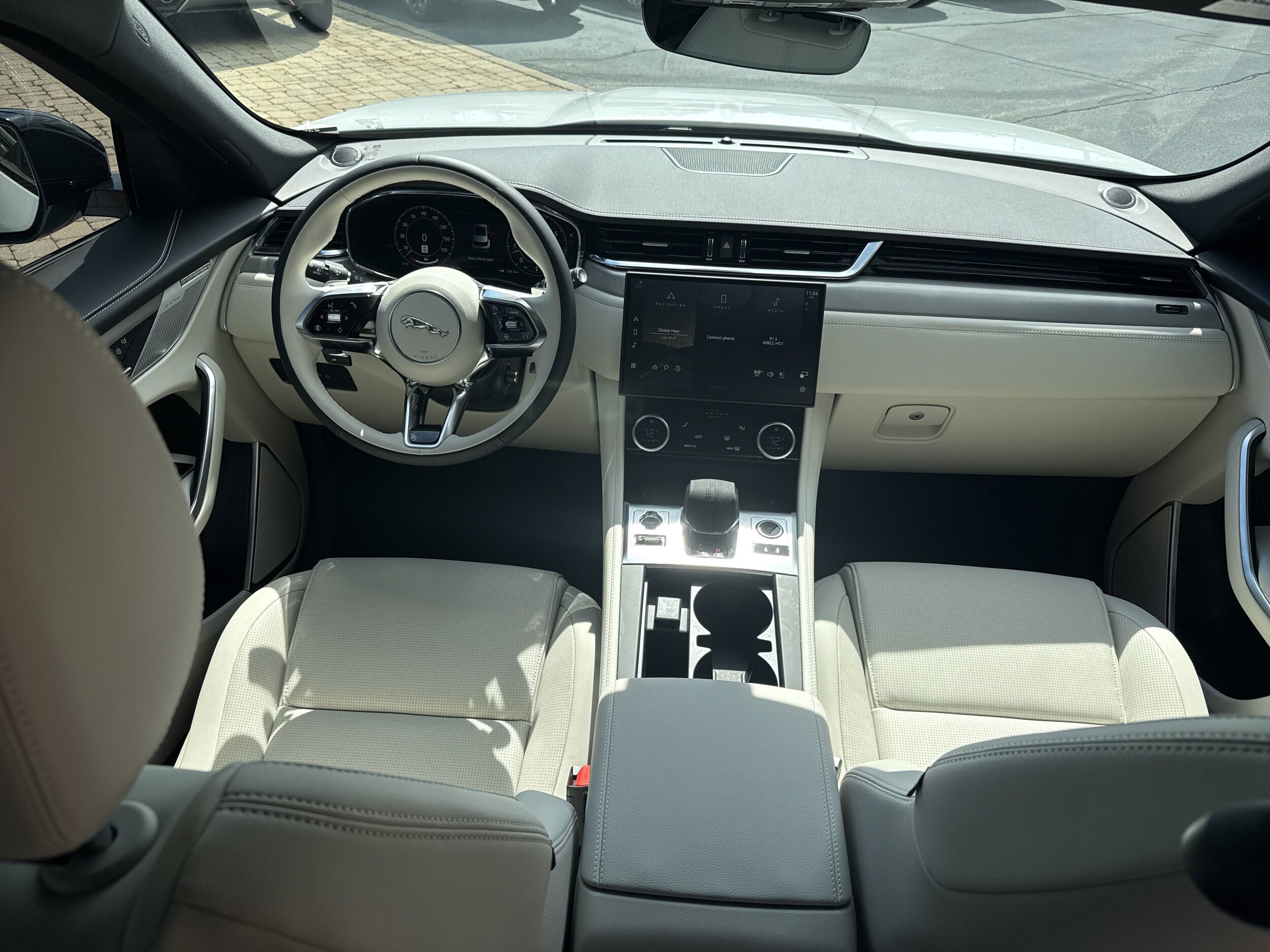 2025 Jaguar F-PACE P400 R-Dynamic S photo 3