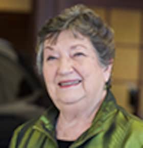 Staff member Lana Aron from ID_ff2491e43cd6