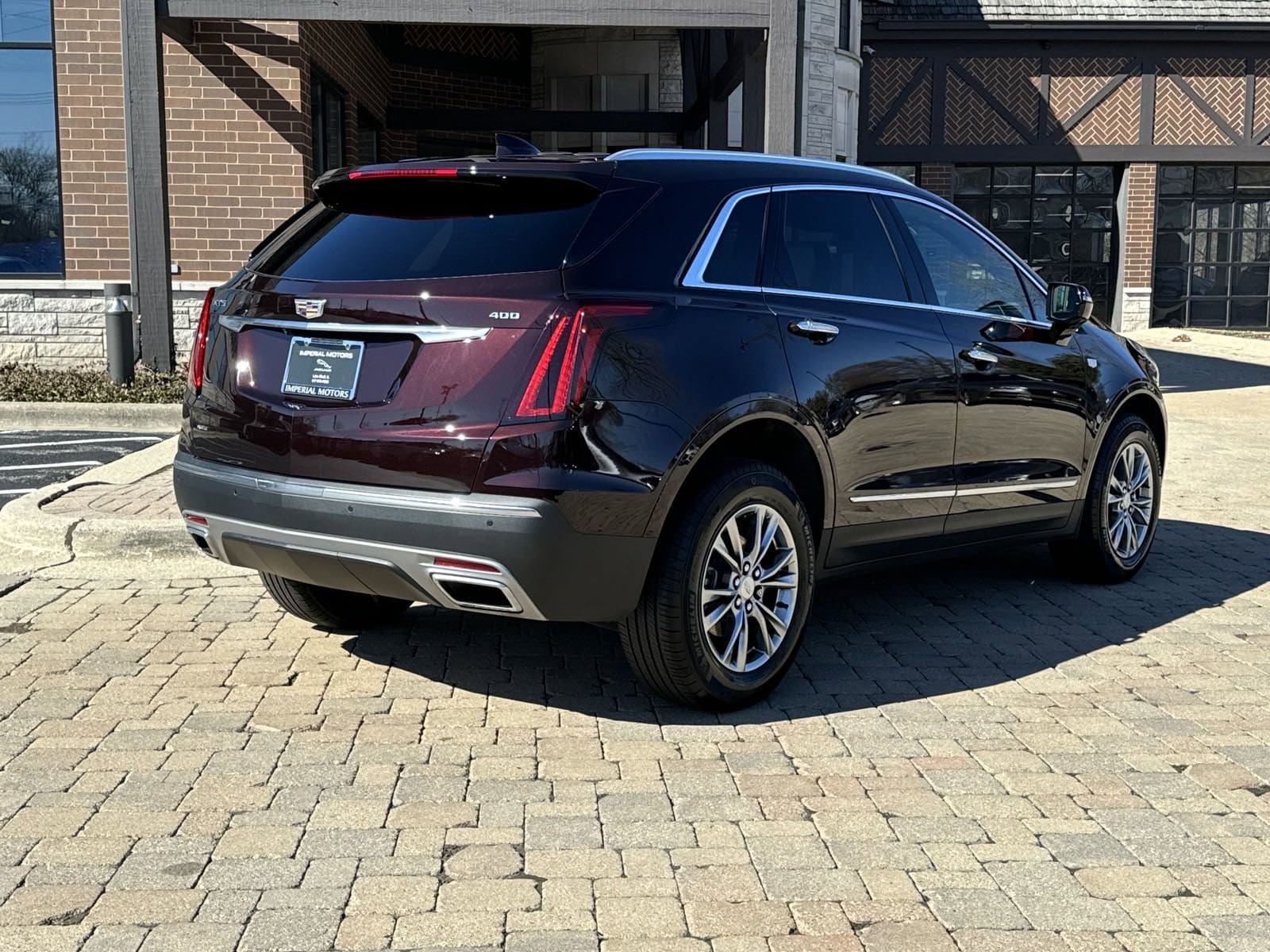 Used 2021 Cadillac XT5 Premium Luxury with VIN 1GYKNDRS7MZ131797 for sale in Lake Bluff, IL