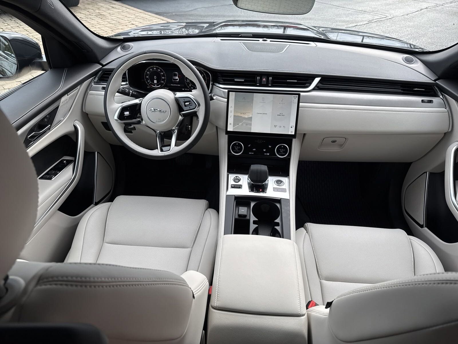 2025 Jaguar F-PACE P400 R-Dynamic S photo 4