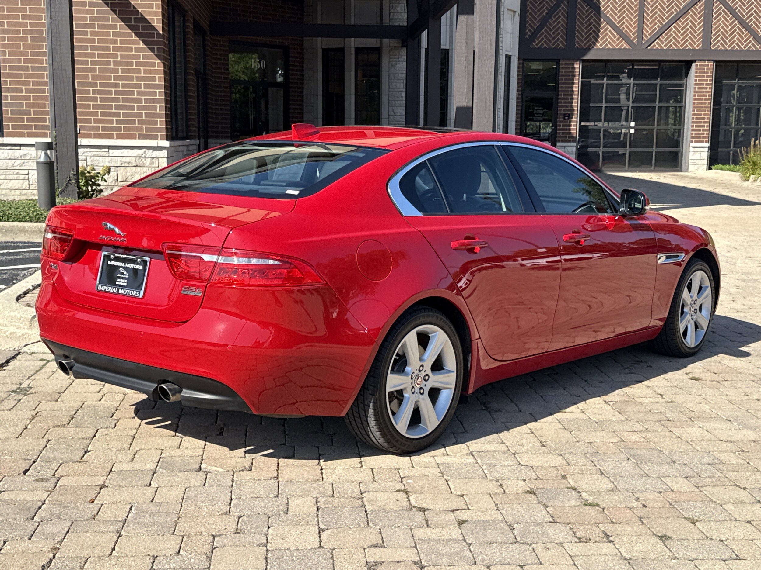 2018 Jaguar XE Premium photo 2