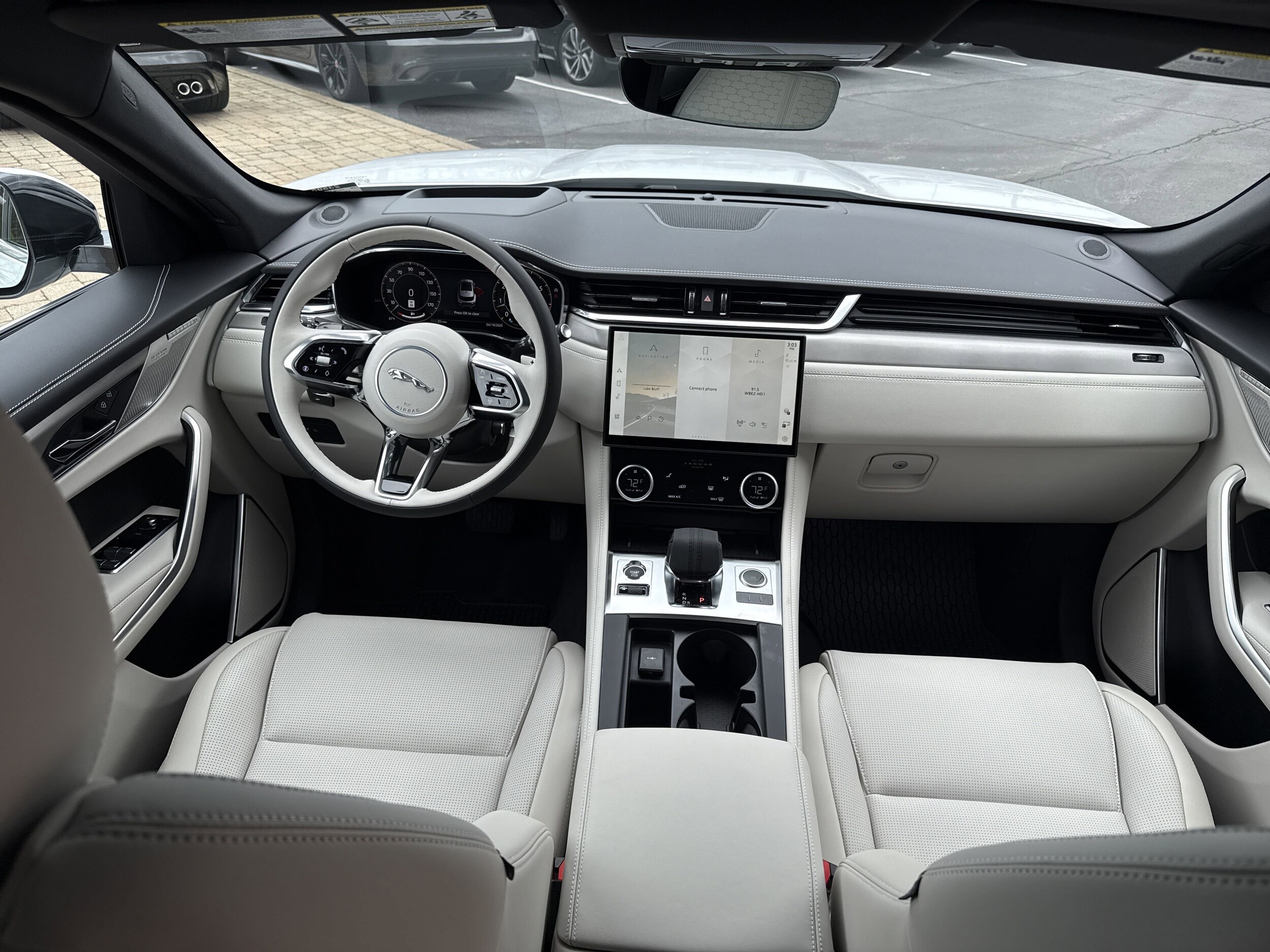 2026 Jaguar F-PACE P250 R-Dynamic S photo 4