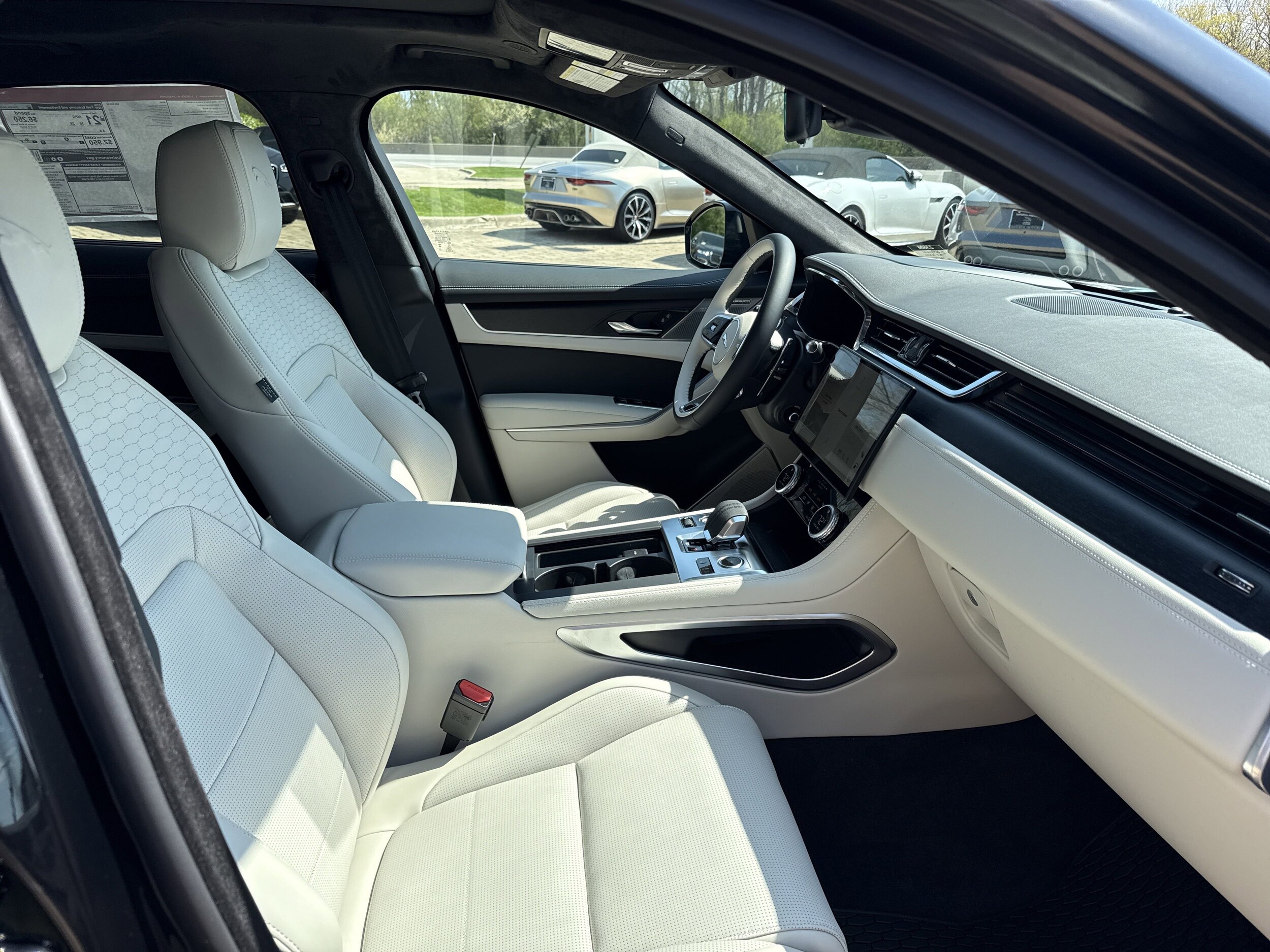 2026 Jaguar F-PACE P400 R-Dynamic S photo 3