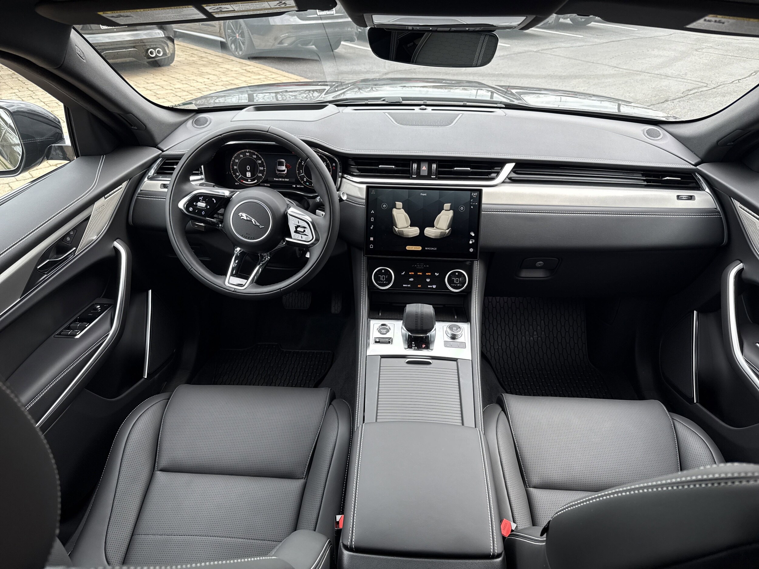 2026 Jaguar F-PACE P400 R-Dynamic S photo 4