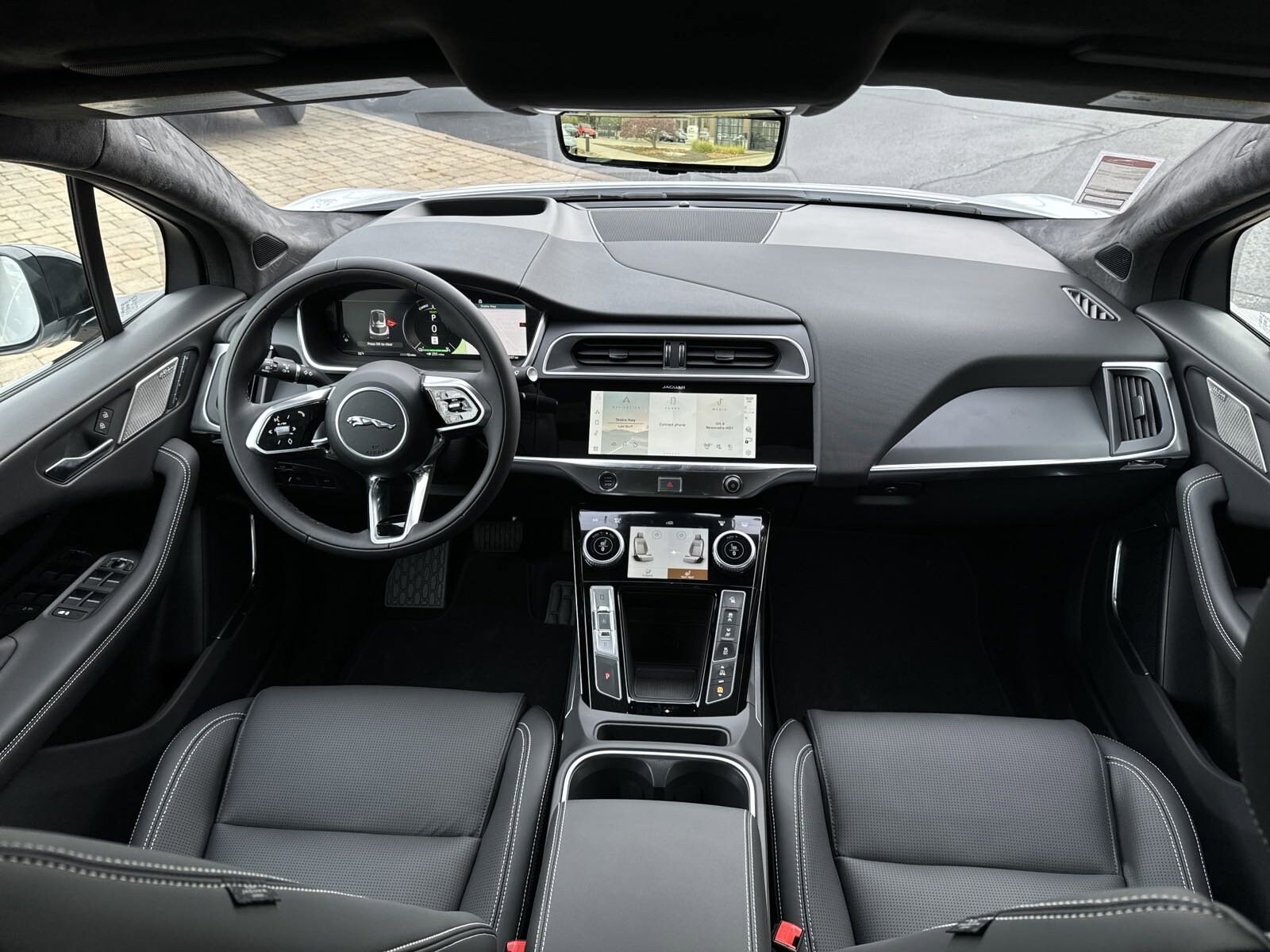 2024 Jaguar I-PACE EV400 HSE photo 4