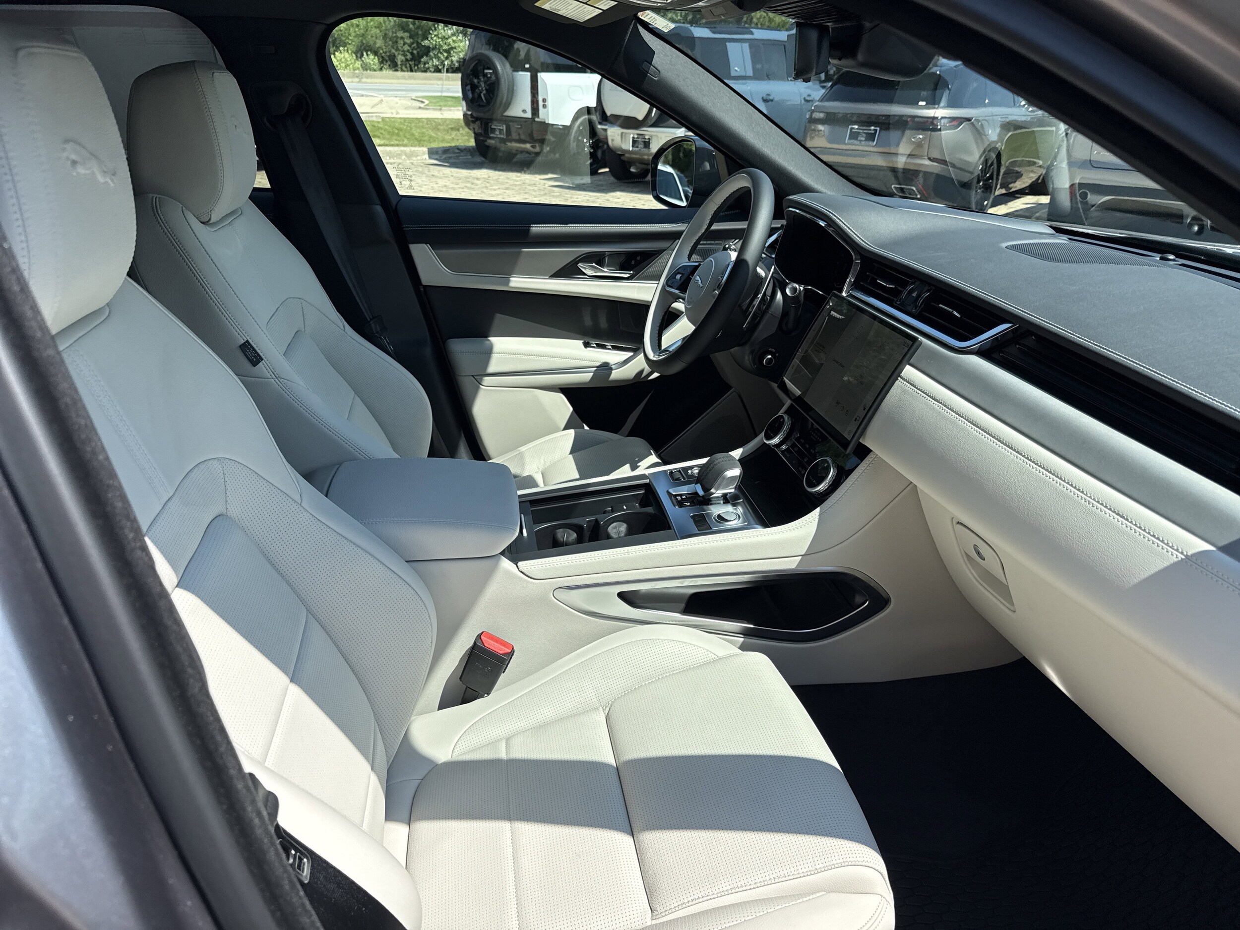 2026 Jaguar F-PACE P250 R-Dynamic S photo 2