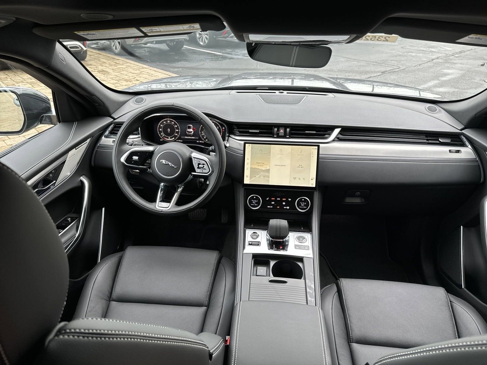 2024 Jaguar F-PACE P400 R-Dynamic S photo 4