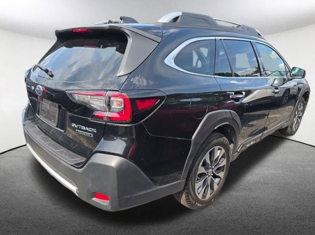 Used 2024 Subaru Outback Touring SUV