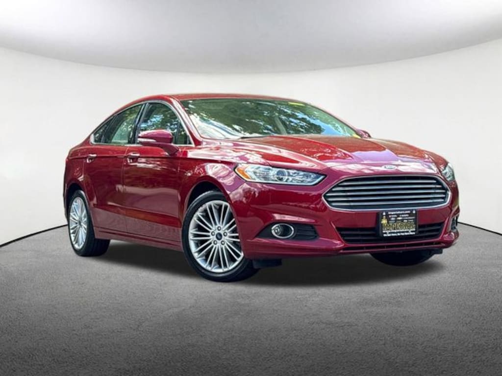 Used 2016 Ford Fusion SE Sedan