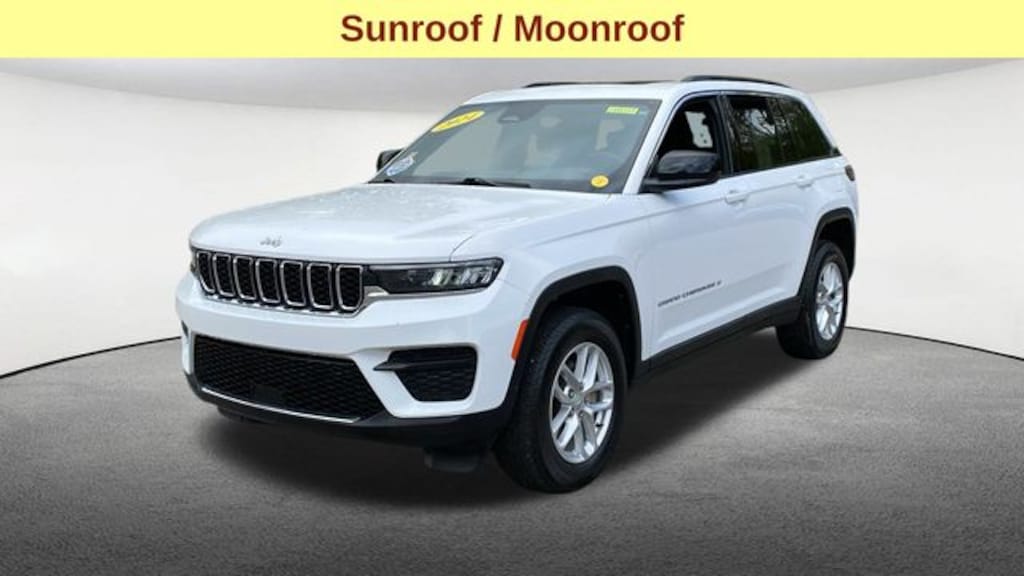 Used 2024 Jeep Grand Cherokee Laredo SUV