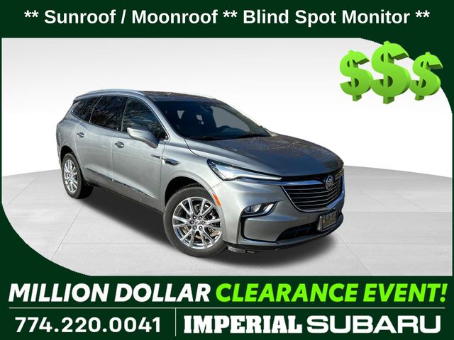 2023 Buick Enclave Essence's photo