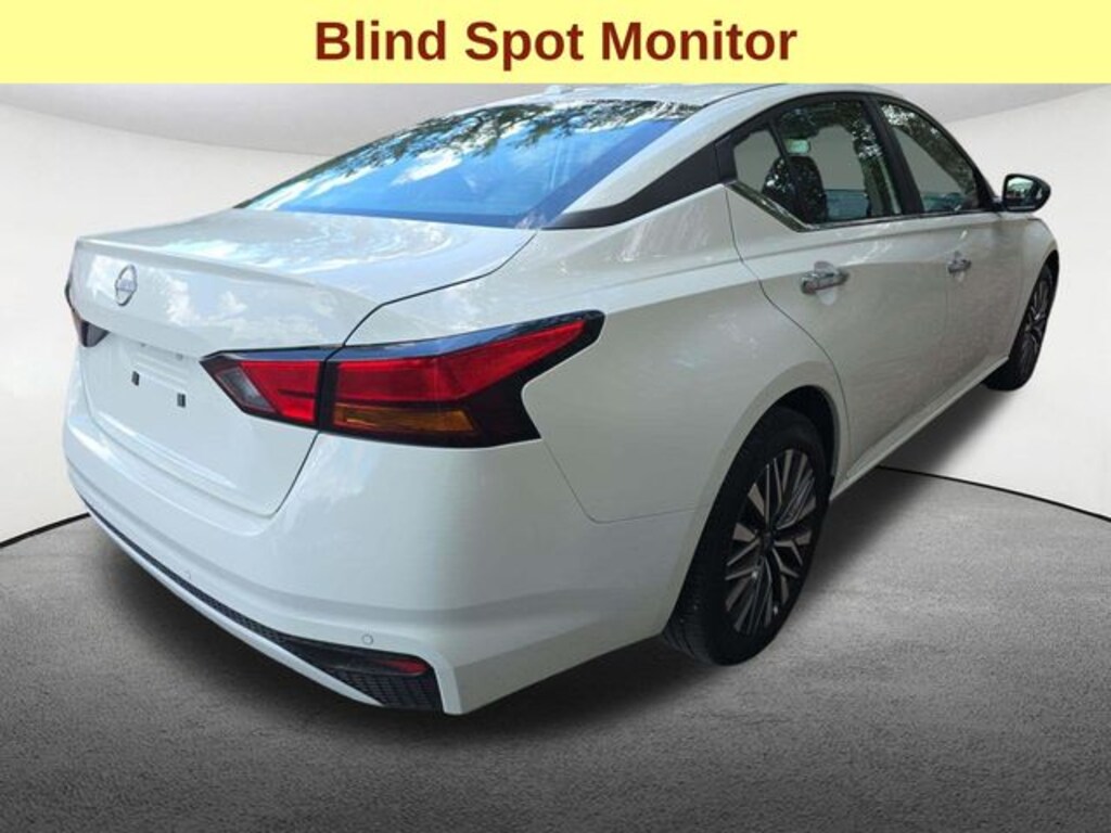 Used 2025 Nissan Altima SV Sedan