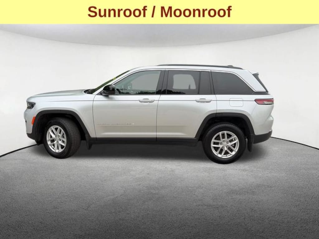 Used 2025 Jeep Grand Cherokee Laredo SUV