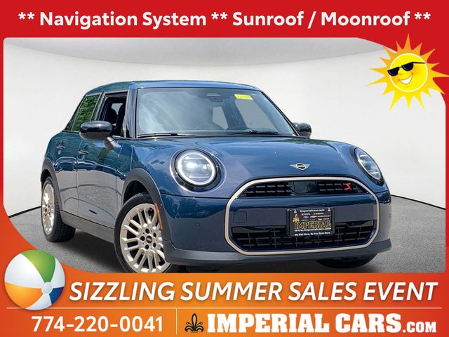 2025 MINI Hardtop Cooper S Signature's photo