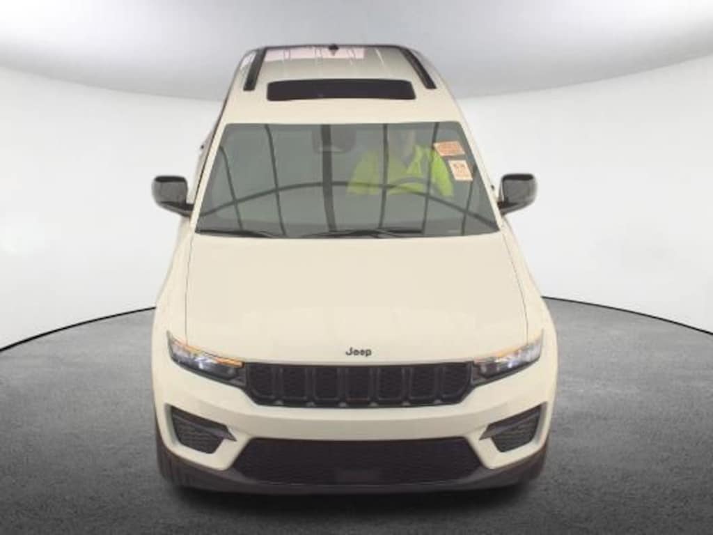 Used 2024 Jeep Grand Cherokee Laredo SUV