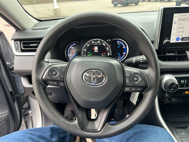 2025 Toyota RAV4 LE - Photo 37