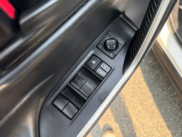 2025 Toyota RAV4 LE - Photo 27