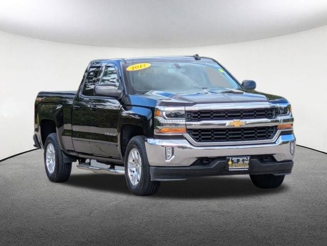 Used 2017 Chevrolet Silverado 1500 LT with VIN 1GCVKREC3HZ158301 for sale in Milford, MA