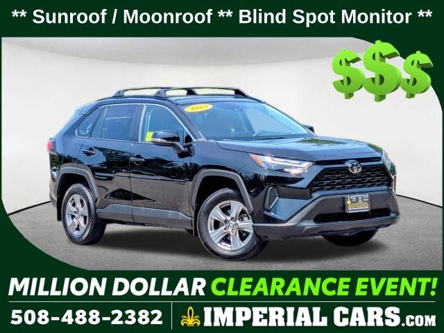 2023 Toyota RAV4 XLE's photo