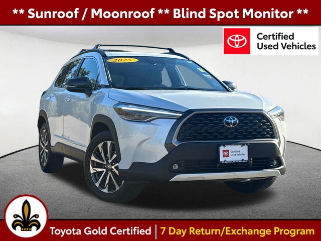 2025 Toyota Corolla Cross XLE's photo