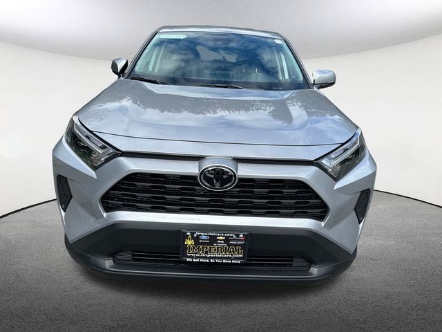 2025 Toyota RAV4 LE photo 3