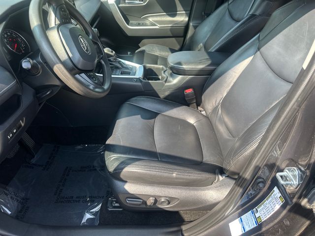 2022 Toyota RAV4 XLE - Photo 28