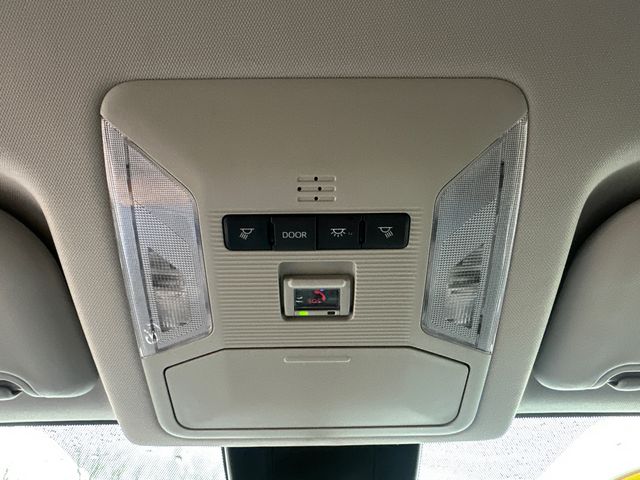 2025 Toyota RAV4 LE - Photo 43